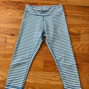 Reebok cropped leggings size small